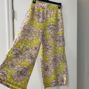 CNC California hundred percent linen gaucho pant sz XS (small fit)